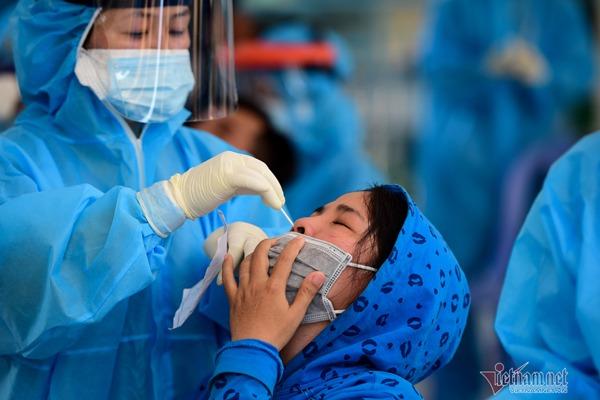 Chiến lược mới: Việt Nam cho tự lấy mẫu, nhiều F0 được cách ly tại nhà
