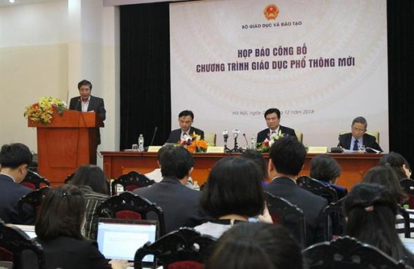 Xin Bộ đừng để giáo viên bị “tận thu” tiền học chứng chỉ bồi dưỡng môn tích hợp