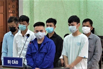Lĩnh 12 năm tù vì đưa 54 người sang Trung Quốc trái phép