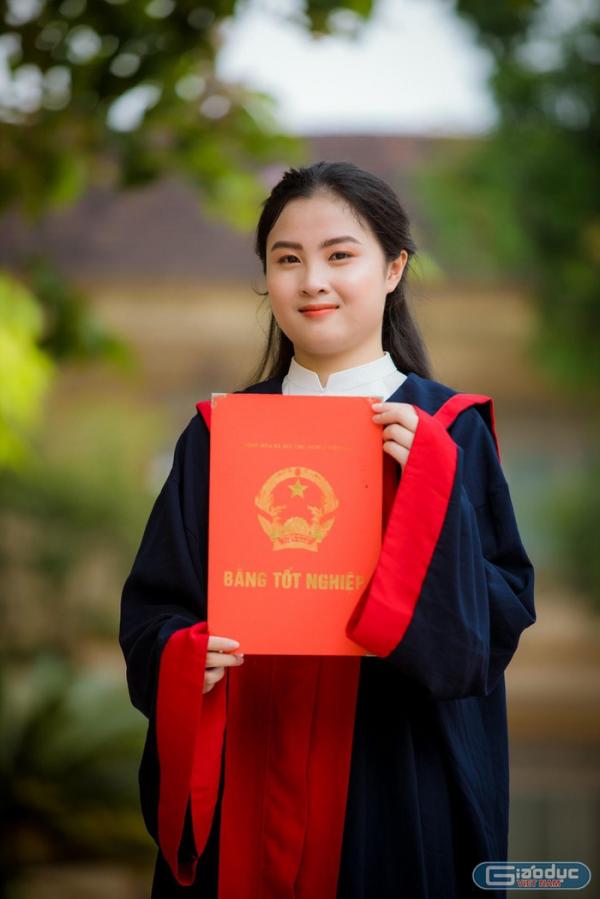 Không đi “lò luyện thi” nào, bí quyết nữ sinh Nghệ An lọt top 3 khối C cả nước